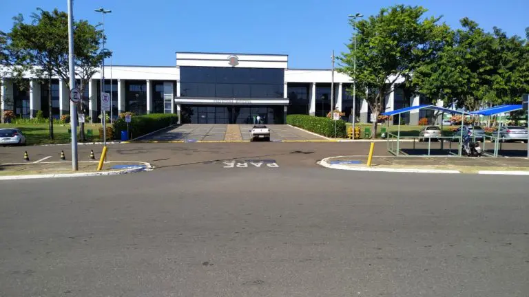 Estacionamento 2