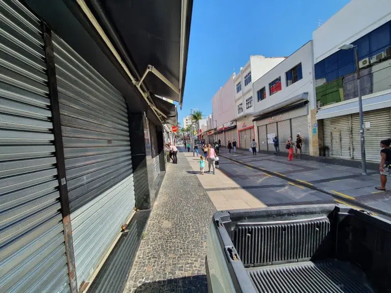 comercio-fechado--1-