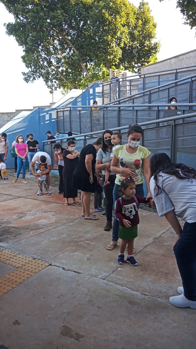 Início aulas CMEI Penha Maria Pires de Andrade Miranda, Jardim Santa Luiza 2022-02-09 (1)