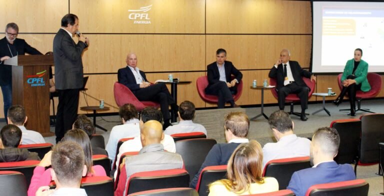 376_Evento CPFL-Sinduscon_Palco_Credito_Roncon&Graça Com
