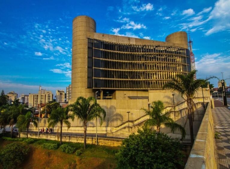 f18137a4b2aff6c9eef7d184a6421a57