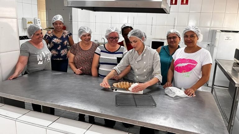 19.09 MULHERES DE HORTOLANDIA SE FORMAM EM CURSO PARA PRODUCAO DE PAES E SALGADOS FITNESS