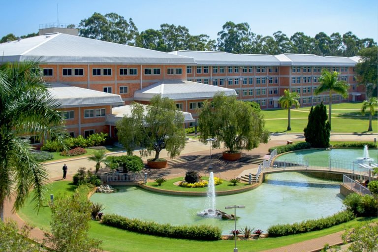 001 - Testemunhas de Jeová - 100 anos de educação e ensino no Brasil (1)