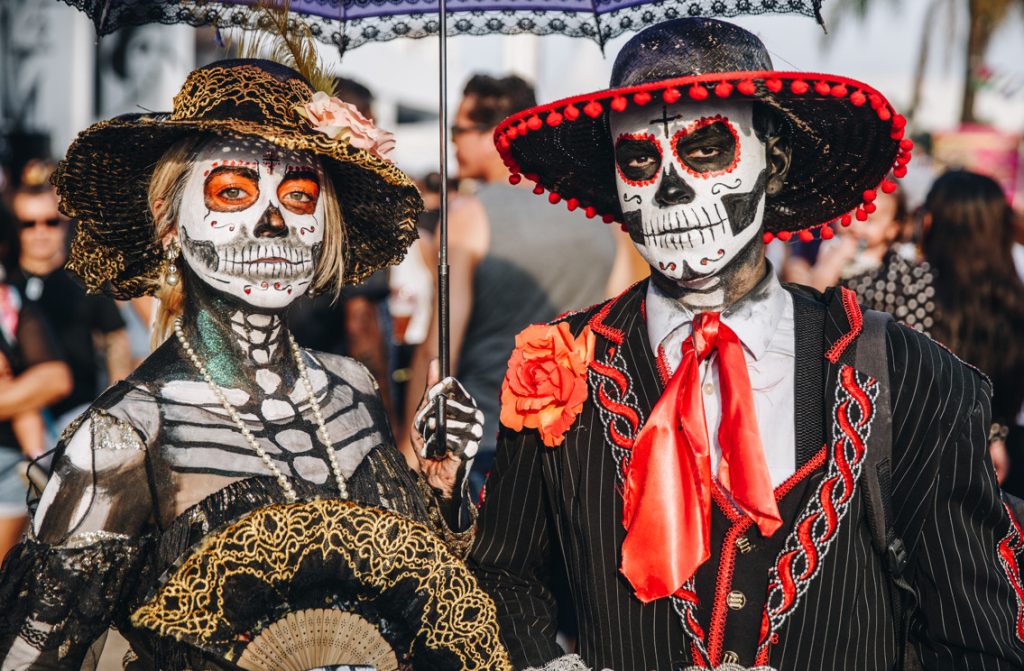 Aprenda a fazer maquiagem de Caveira Mexicana para o Halloween - Bem Paraná