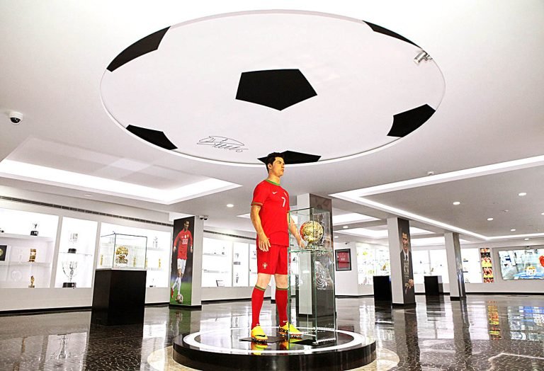 Museu CR7 - Bola de Ouro FIFA - Crédito Turismo da Madeira