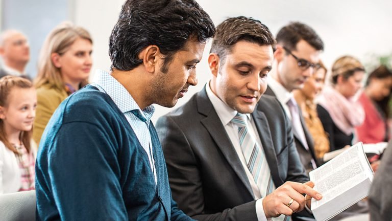 Foto 02 - Testemunhas de Jeová iniciam campanha de convites para eventos especiais © Cortesia das Testemunhas de Jeová