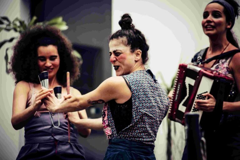 A Luta - Madeirite Rosa - Foto de Daisy Serena