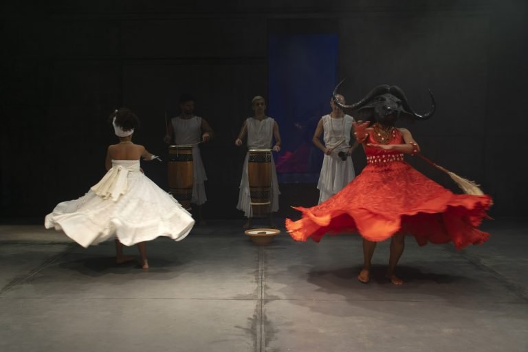 Cárcere ou Porque as Mulheres... (Dalma R e Isabelle R) -foto de Rick Barneschi -1