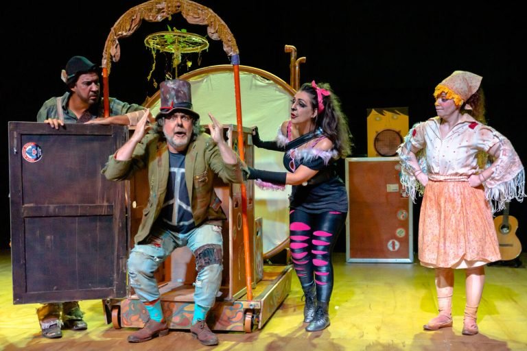 25-03-2025 THE BICHOS SEMANA CULTURAL ABRIL