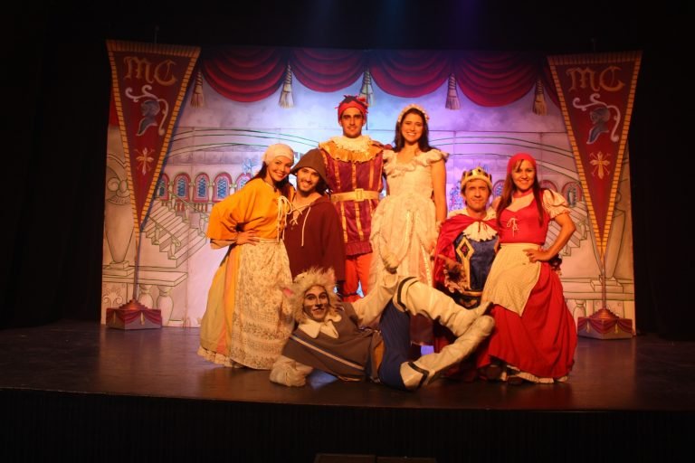 25-04-2025 PEÇA O GATO DE BOTAS FOTO 2