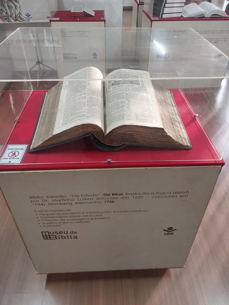 08-05-2025 EXPOSIÇÃO BÍBLIA FOTO 2
