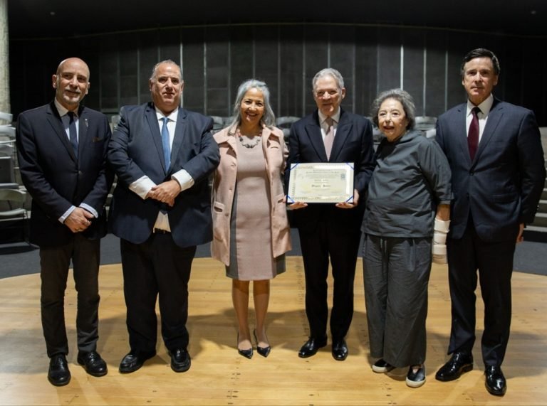 20250526_222435 Foto 1 Prof. Emérito 26-5-25 (1)