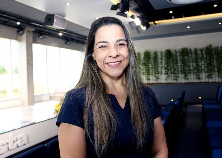 2807_Profa_Roberta Guimarães_Crédito_Roncon&GracaCom