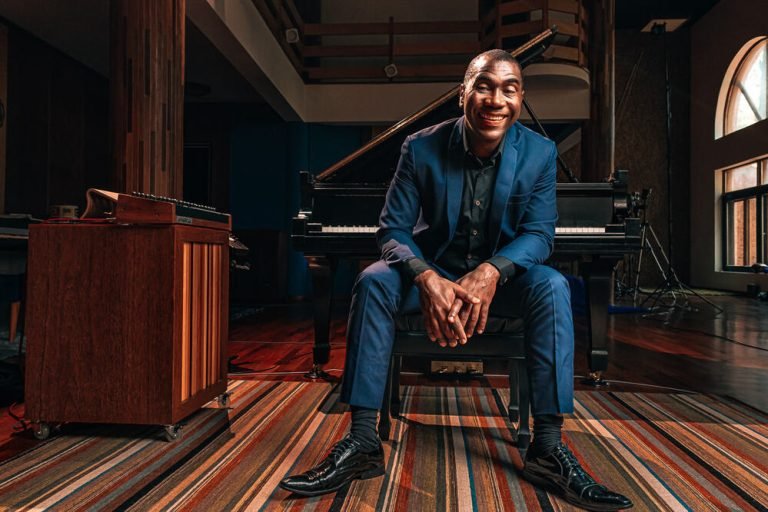 04-11-2025 SEMANA CULTURAL HERCULES GOMES (1)