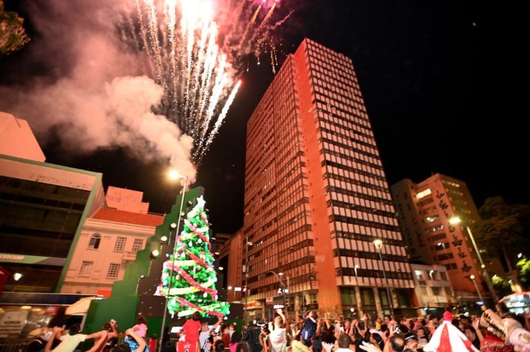 281125-Chegada-do-Papai-Noel-no-Largo-do-Rosario-Foto-Carlos-Bassan - 644-