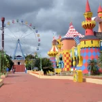 Hopi Hari organiza novo fluxo de acesso para gratuidade de visitantes com deficiência 