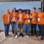 Estudantes desenvolvem curativos biodegradáveis e colocam educação brasileira no radar da inovação científica