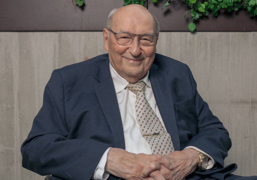 831b44bd-041d-4ec9-b3d9-0e61715adb78 Prof Ives 90 anos (1) (1)