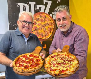 AMAURI ROGERIO com pizzas1 (1)