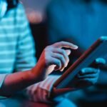 Marista Brasil lança podcast para conscientizar famílias e jovens sobre cuidados no ambiente digital
