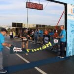 Recorde de participantes na Corrida dos Migrantes leva “onda azul” pelas ruas de Hortolândia