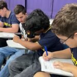 Encontro de Profissões aberto ao público orienta estudantes na escolha de carreira no sábado 9/5