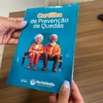 Cartilha orienta sobre prevenção de queda de idosos