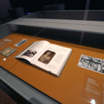 Exposição sobre cartas perdidas de João Turin entra em última semana no Memorial Paranista