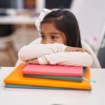 Ansiedade afeta 4 em cada 10 crianças e adolescentes com TEA e pode comprometer aprendizagem e convivência escolar