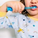 Julho Laranja: 6 dicas para proteger a saúde bucal das crianças desde os primeiros anos de vida