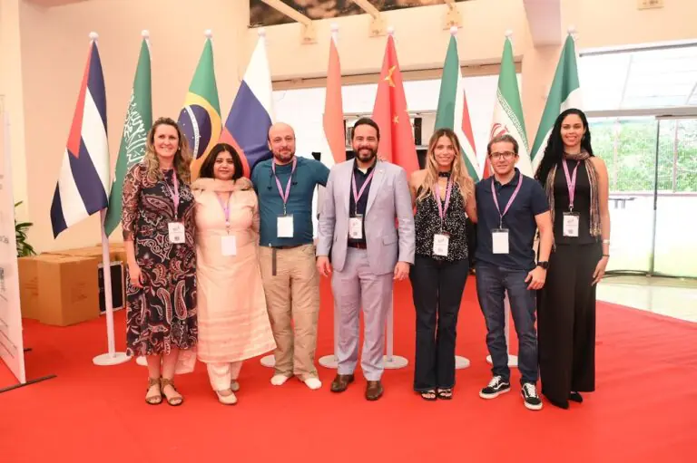 Imagem 4 - Delegação Brasileira mais profa Richa da India_2026 (1)