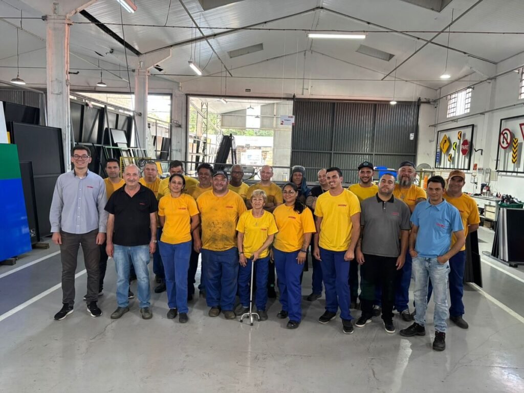 03032026 Equipe Fábrica IASIN Sinalização (1)