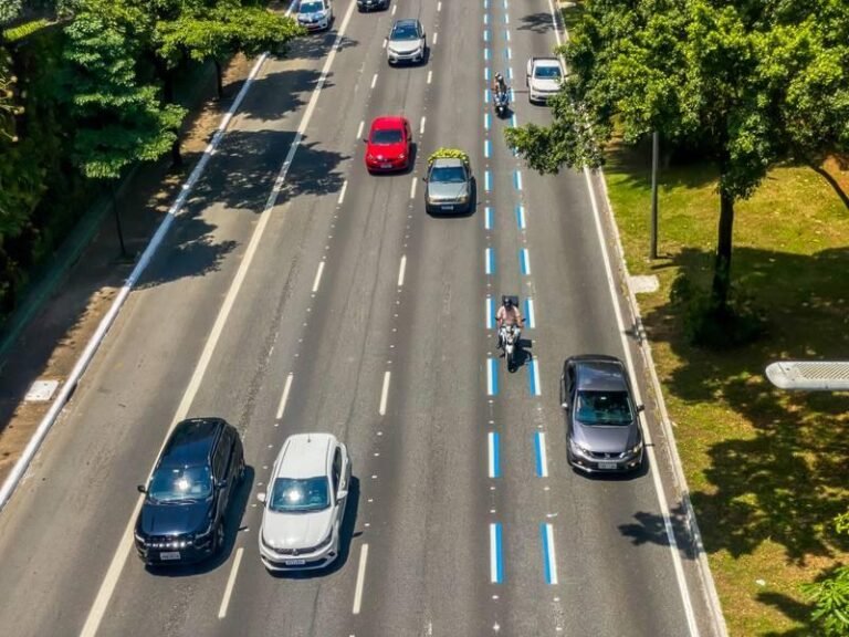 Estudo aponta queda de 22,5 nos sinistros após fiscalização eletrônica em corredores com Faixa Azul_Prefeitura de SP