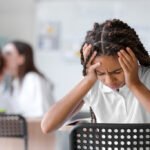 Quase 4 em cada 10 adolescentes já sofreram bullying: como identificar quando a “brincadeira” passou do limite