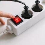 Aparelhos desligados também consomem energia? CPFL esclarece mitos e verdades sobre o stand-by
